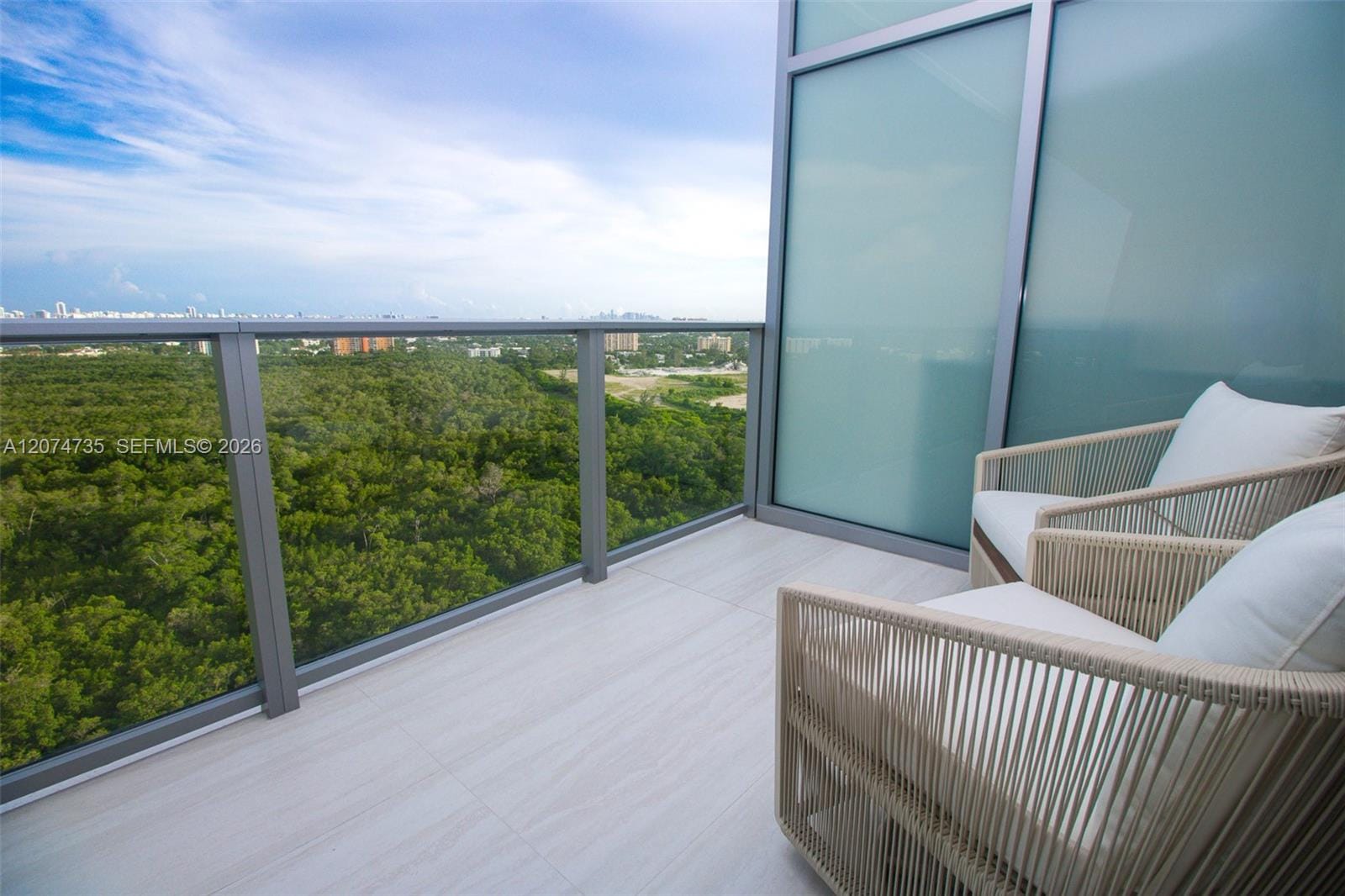 2411 Laguna Circle 1704 — photo 11
