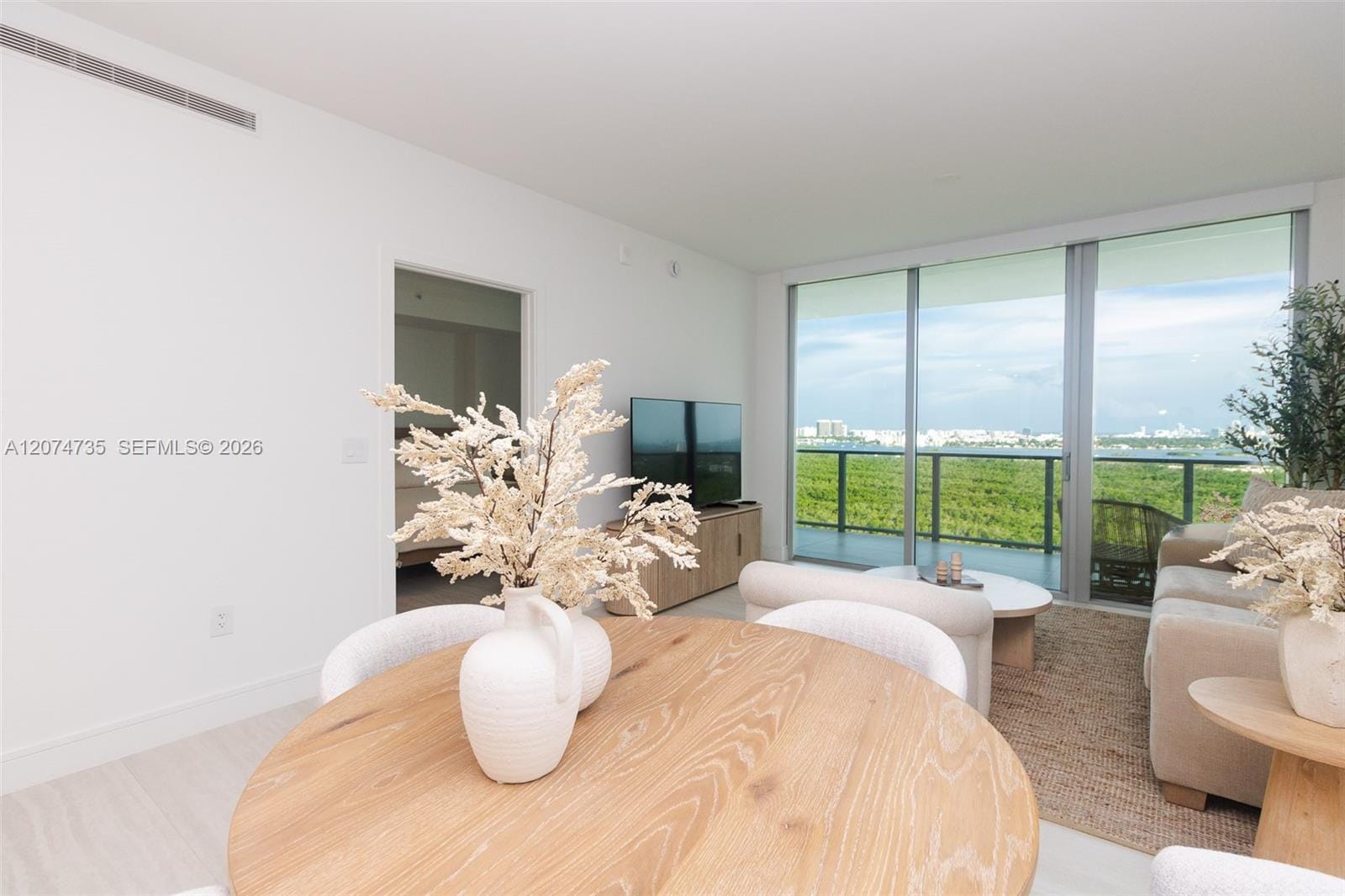 2411 Laguna Circle 1704 — photo 4