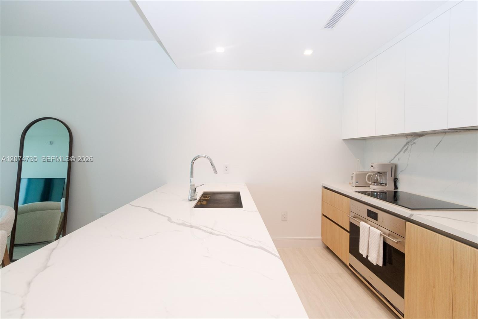 2411 Laguna Circle 1704 — photo 6