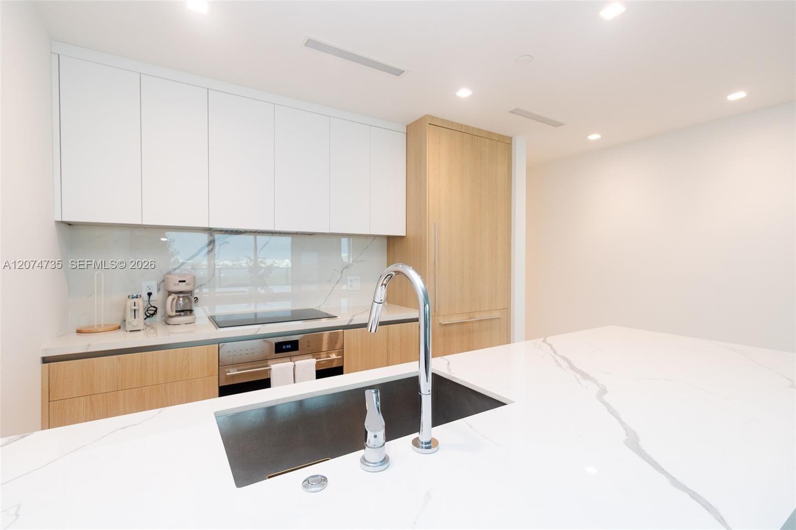 2411 Laguna Circle 1704 — photo 8