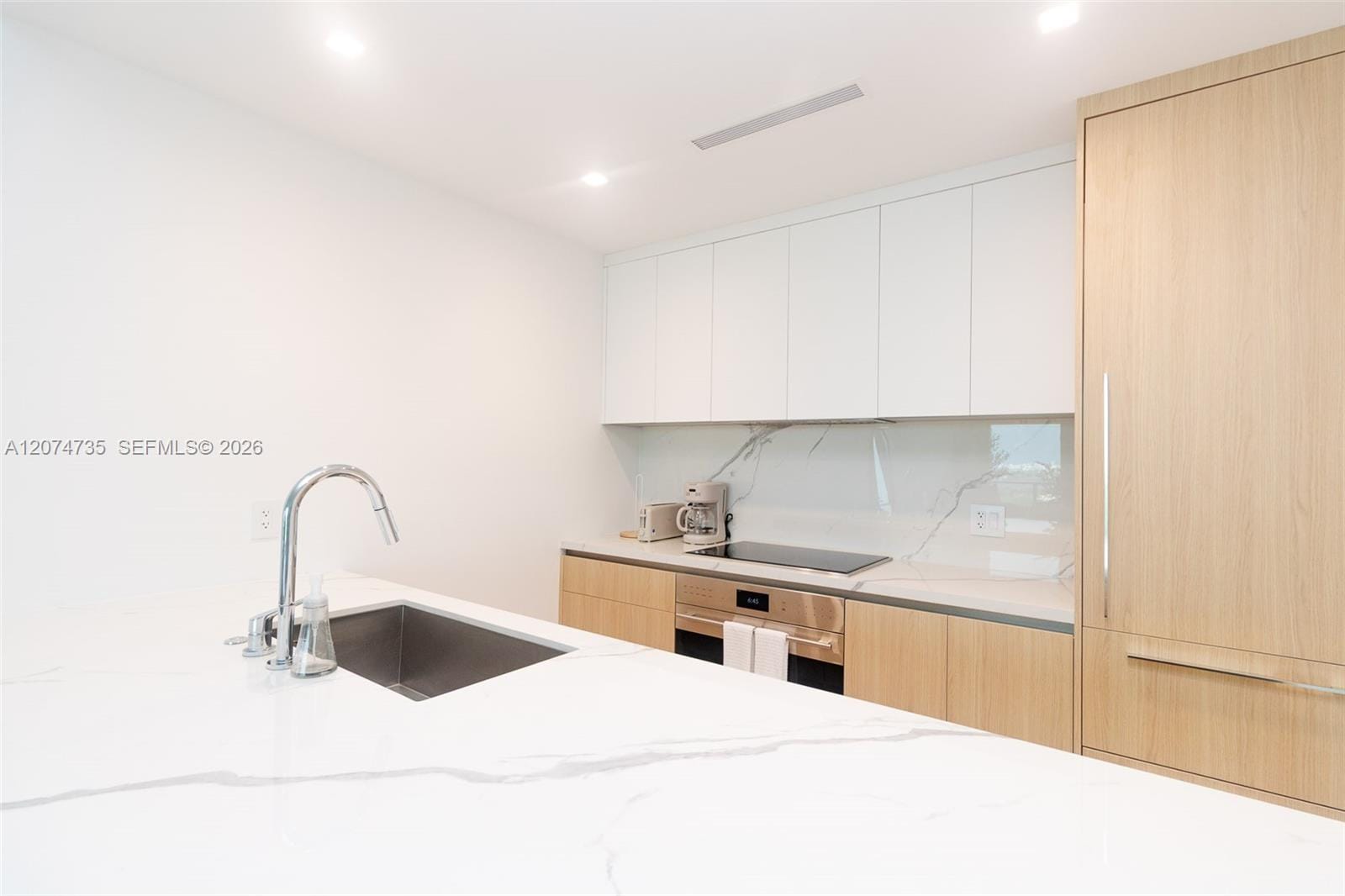 2411 Laguna Circle 1704 — photo 9