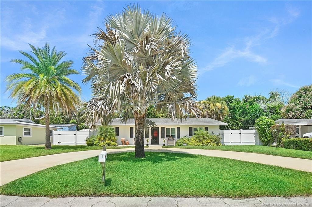 4121 NE Cheri Drive, Jensen Beach, FL 34957 photo 2