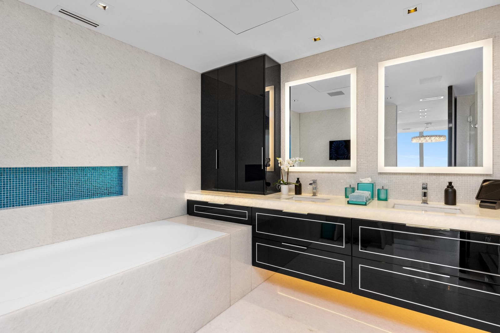 525 N FORT LAUDERDALE BEACH Boulevard 1702 — photo 2