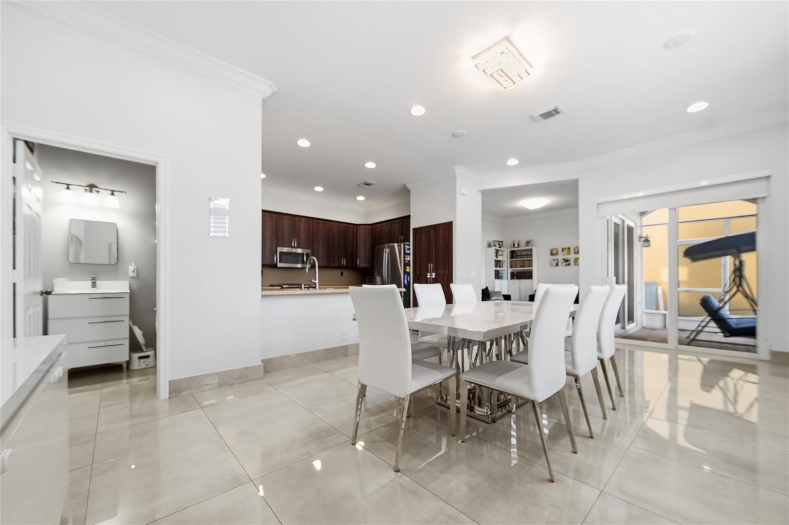 4916 SW 38th Way — photo 3