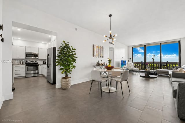 90 Edgewater Drive PH11, Coral Gables, FL 33133