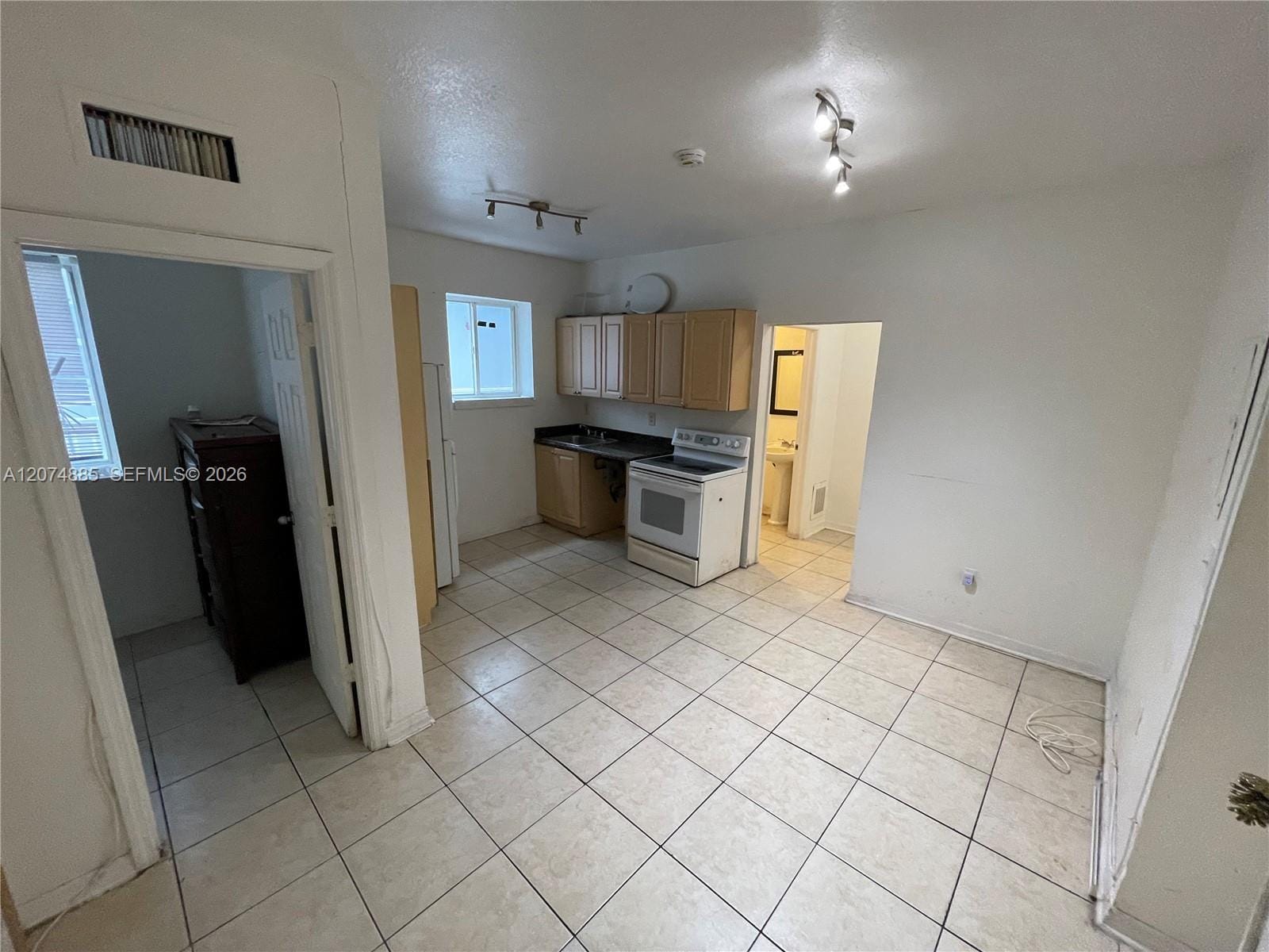 1021 NW 3rd Street 207, Miami, FL 33128 photo 2