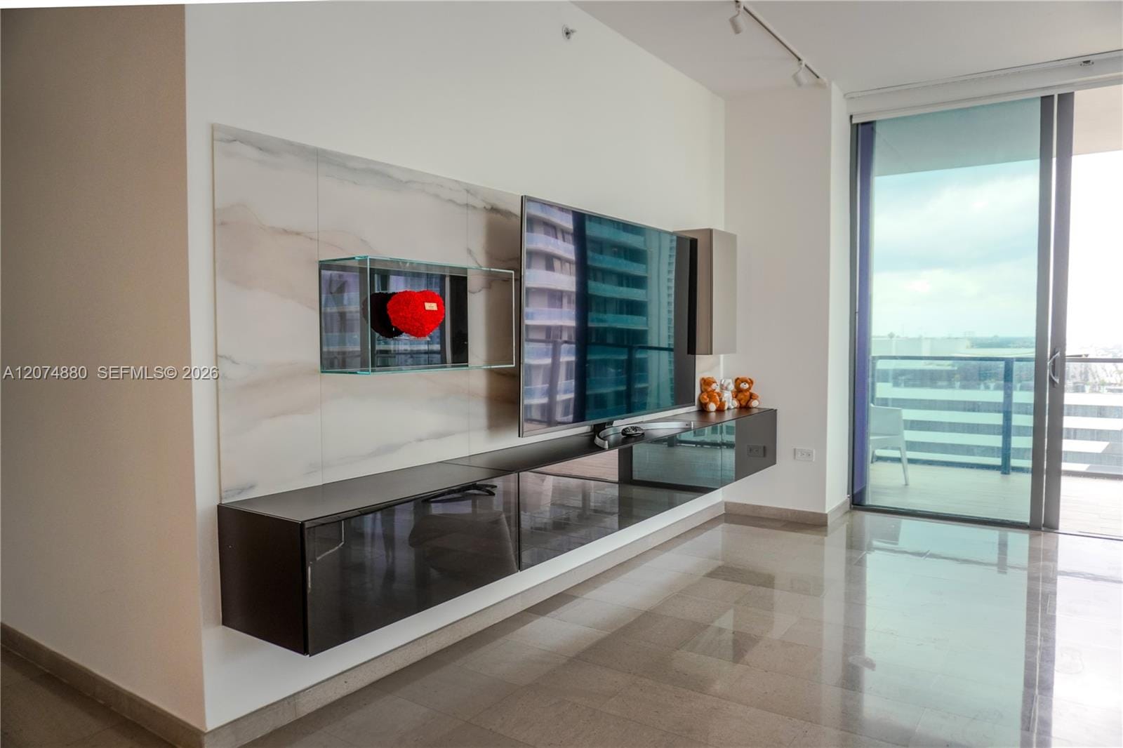 88 SW 7 2112 — photo 5