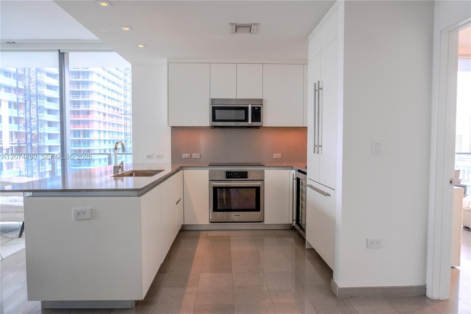 88 SW 7 2112 — photo 6