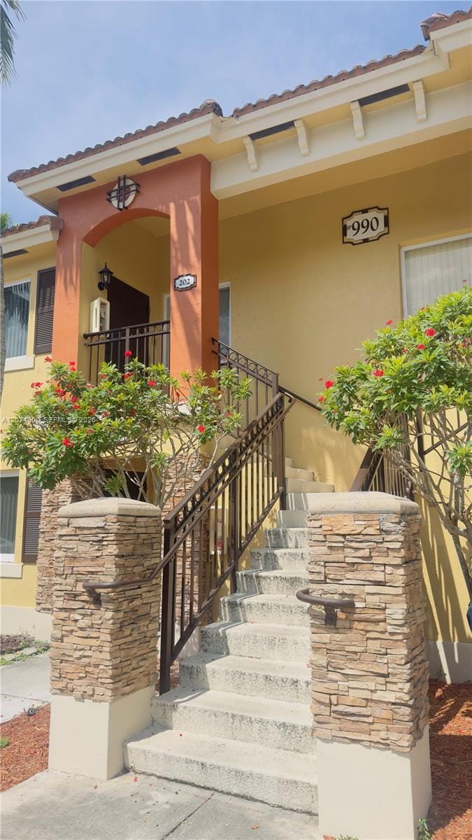 990 NE 33rd Terrace 202, Homestead, FL 33033