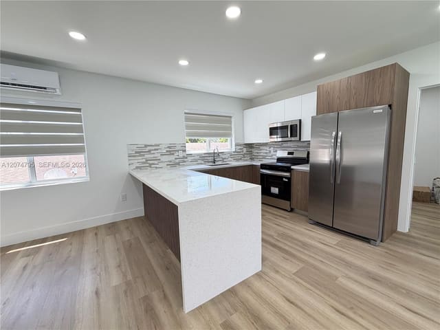 311 SW 27th Avenue 317, Miami, FL 33135
