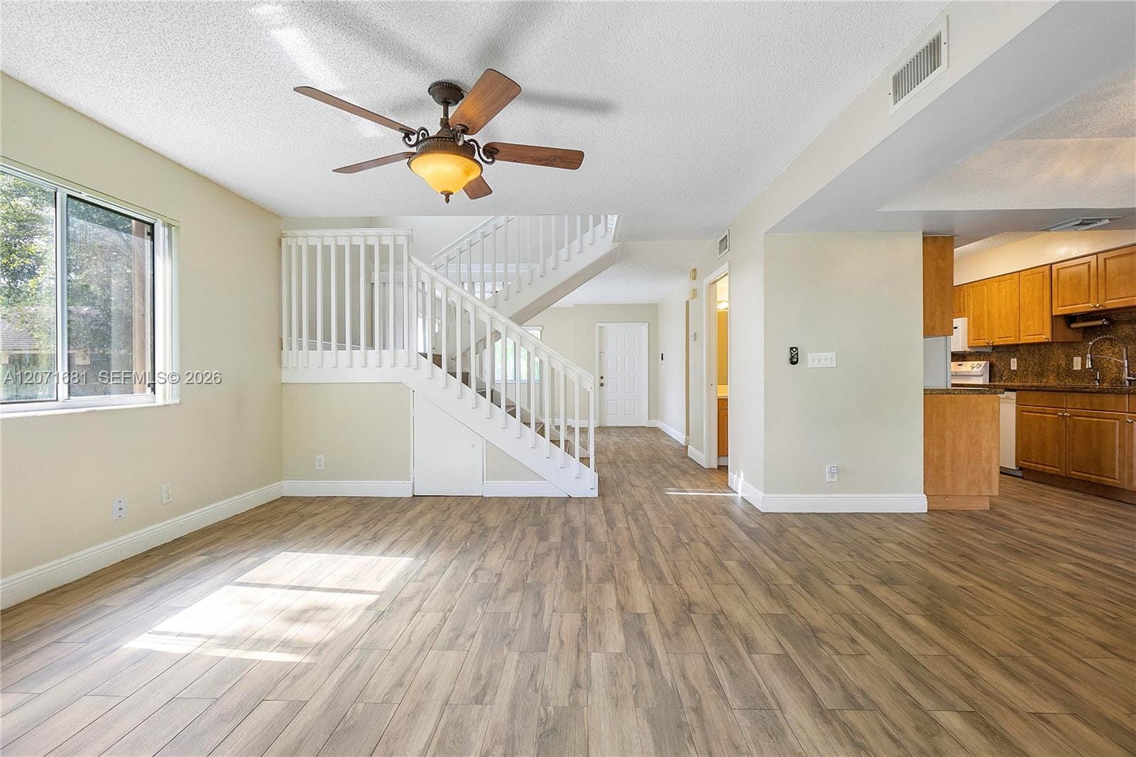 937 NW 104th Way — photo 4