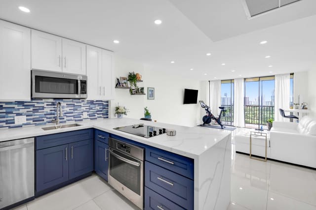 20335 W Country Club Drive 2107, Coronado Condo Tower, Aventura, FL