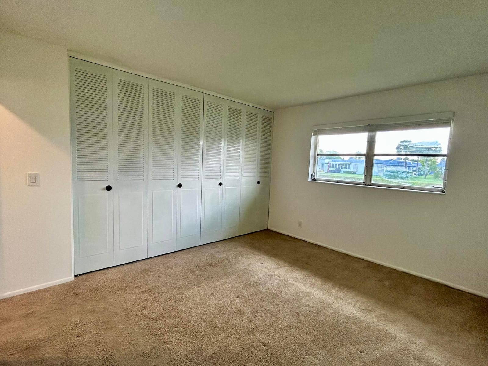 2895 CROSLEY Drive W C — photo 2