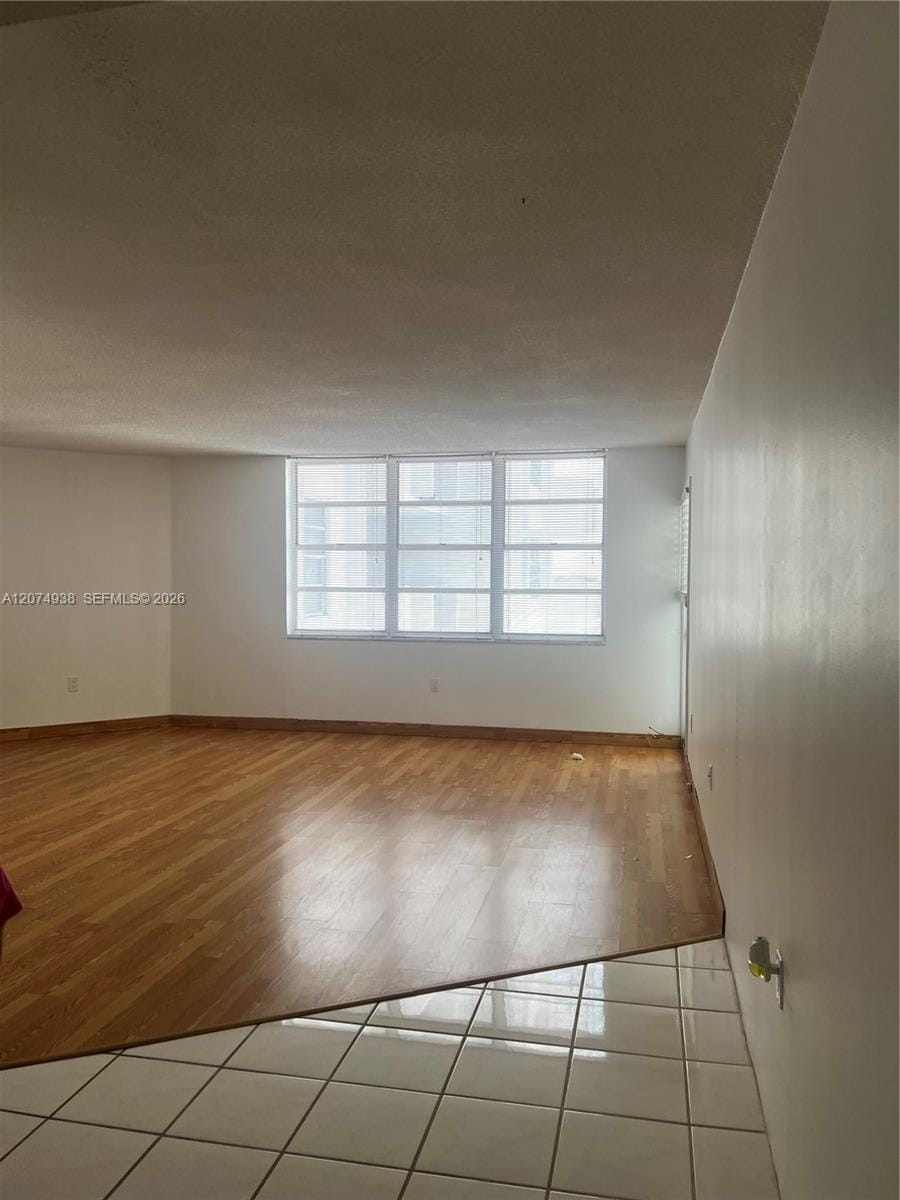 2750 NE 183rd Street 807 — photo 4