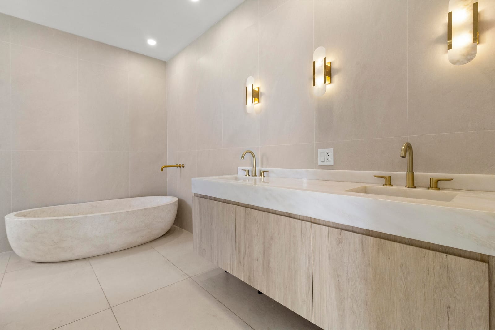 1865 S Ocean Drive 21c — photo 12