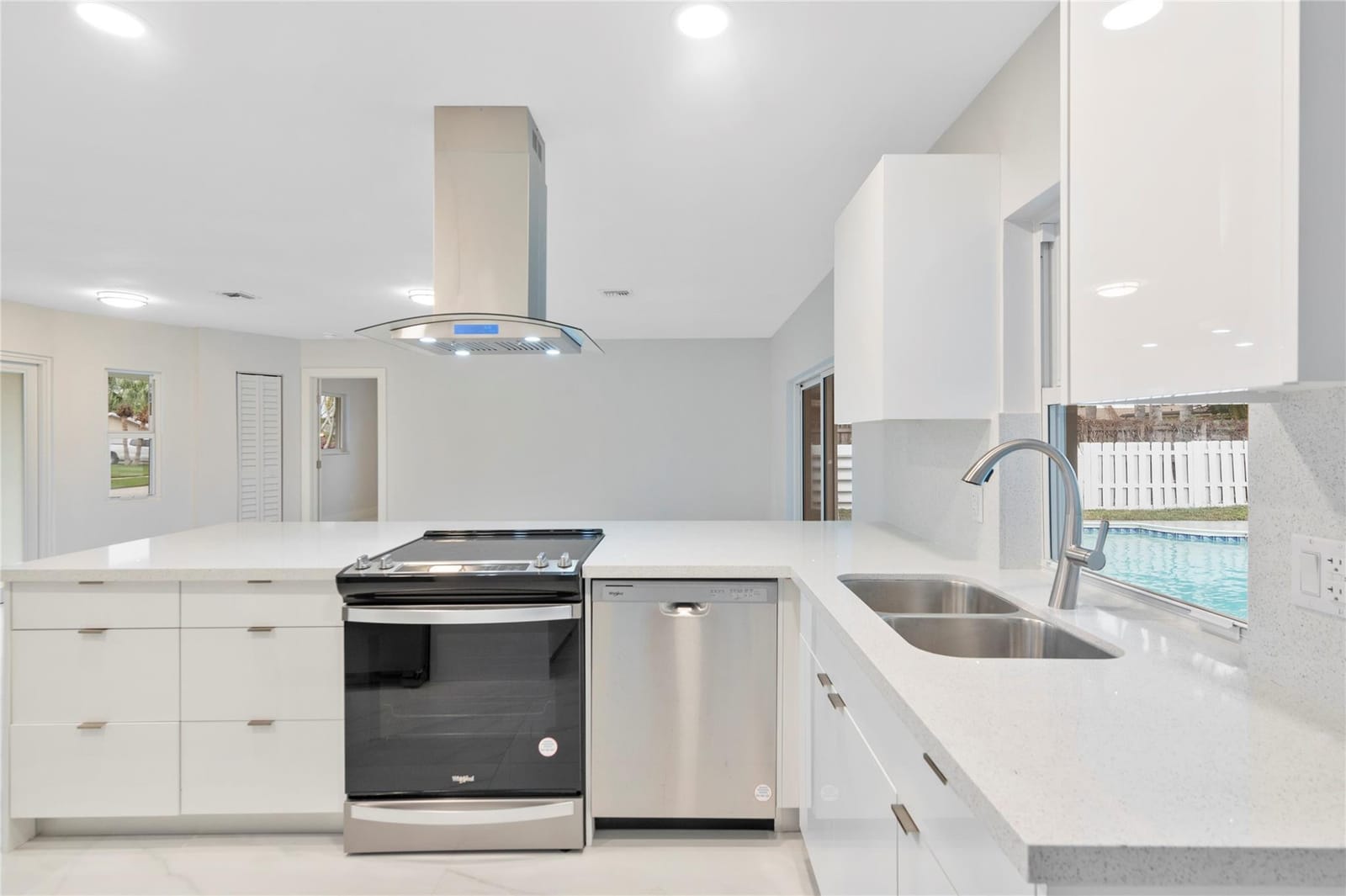4490 NW 8TH Street, Coconut Creek, FL 33066