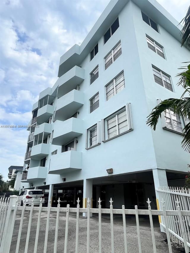 1990 Marseille Drive 206, Lisette, Miami Beach, FL