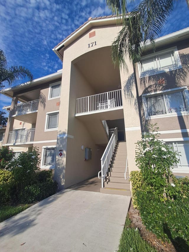 171 SW PALM Drive 203, Port St. Lucie, FL 34986
