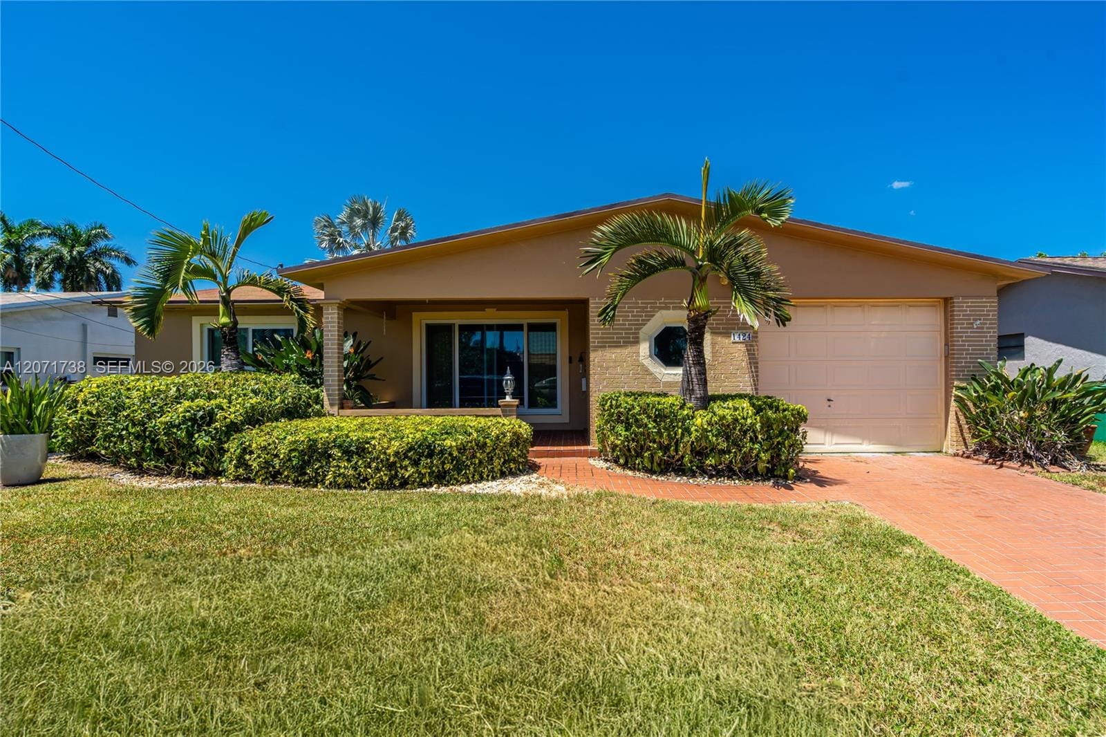 1424 Nautilus Isle — photo 1