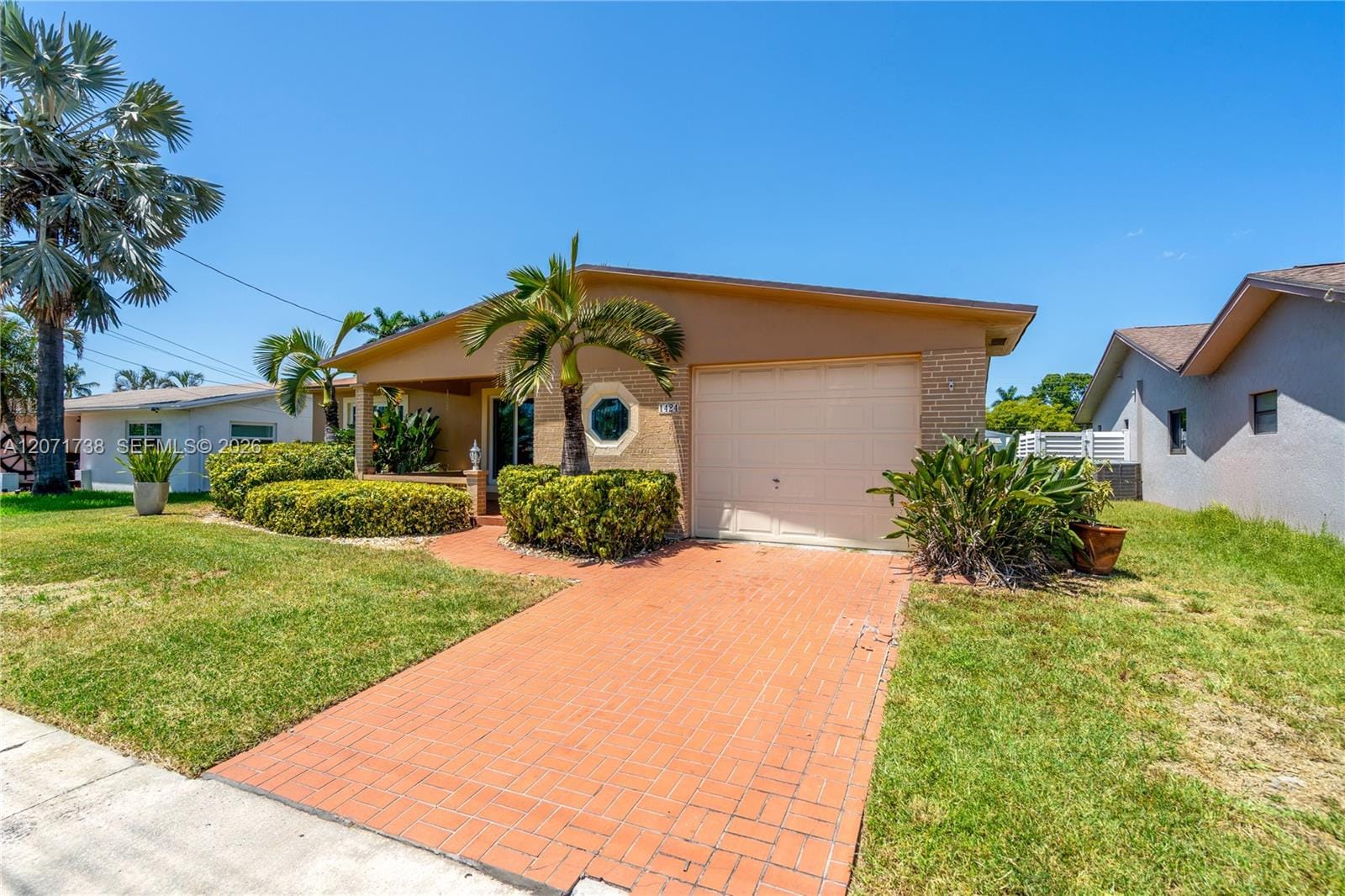 1424 Nautilus Isle — photo 2