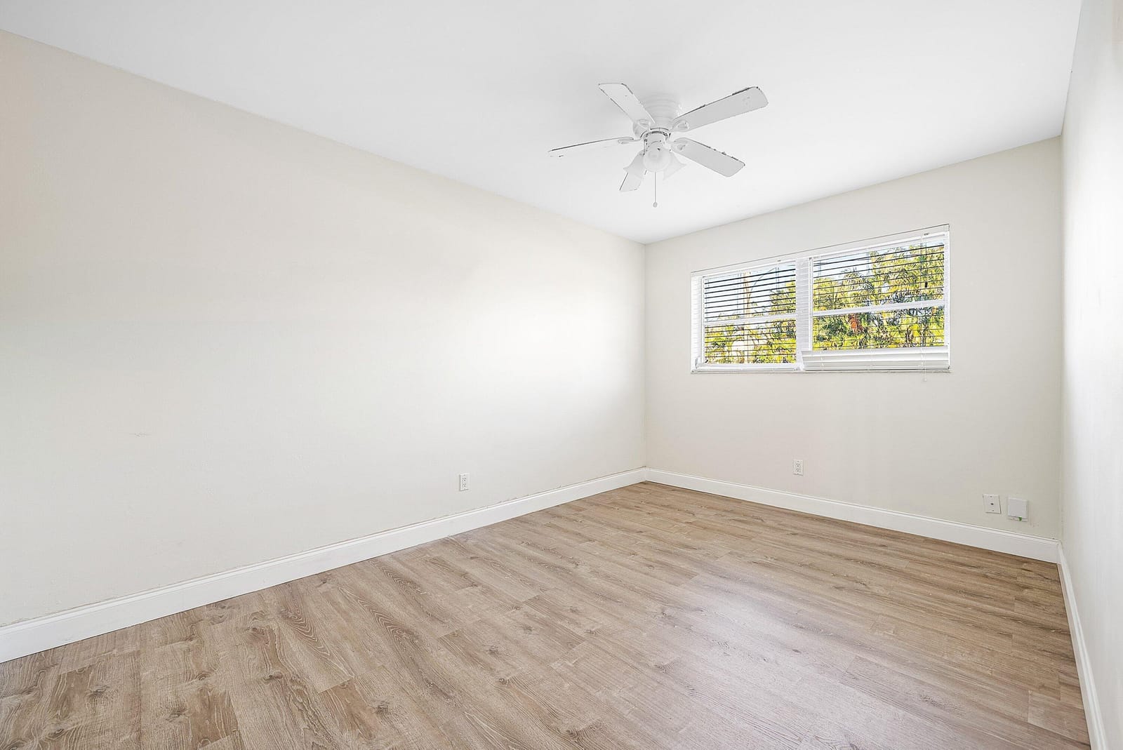 2455 NE 51st Street E102, Fort Lauderdale, FL 33308 photo 15