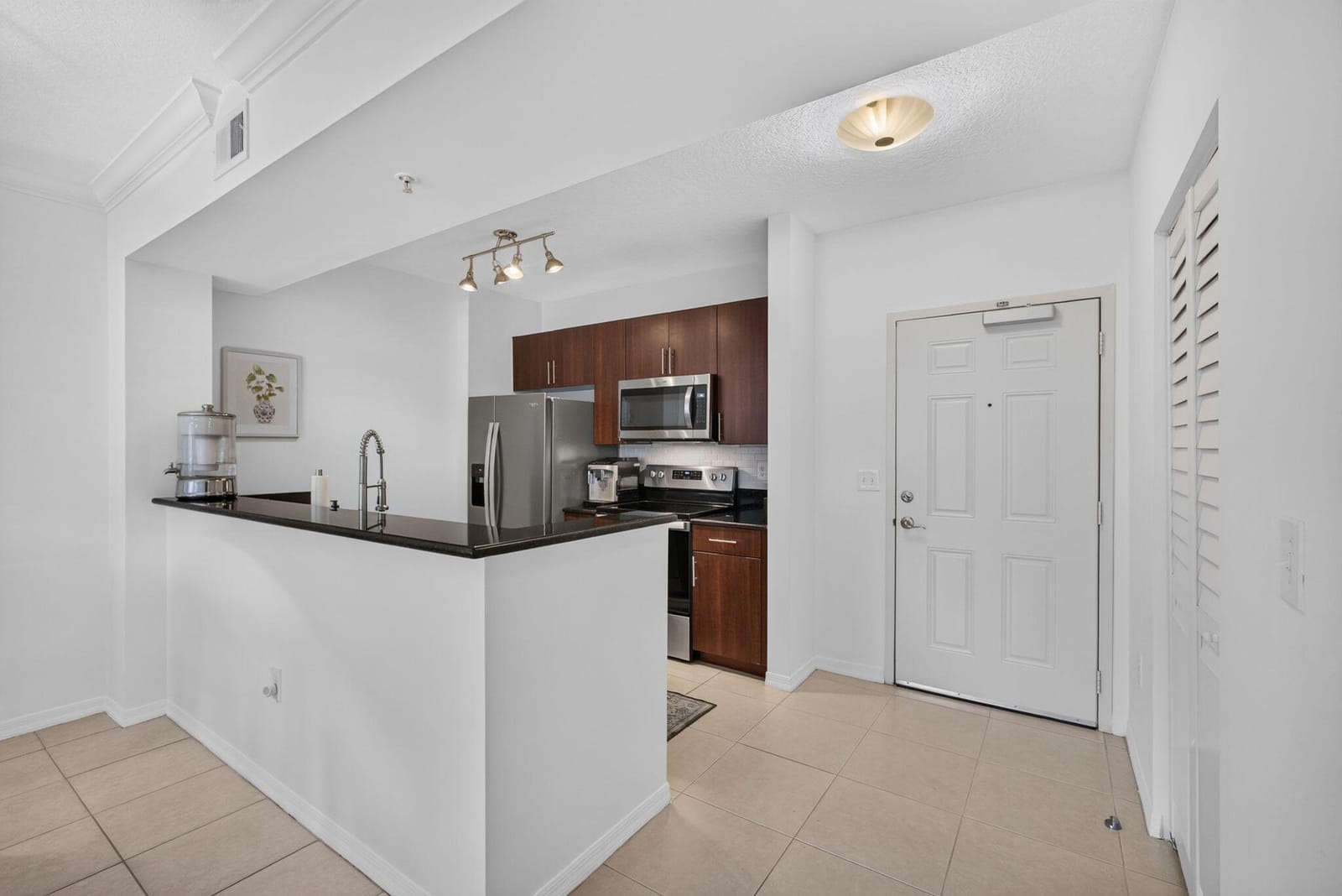 4905 Midtown Lane 2211 — photo 1