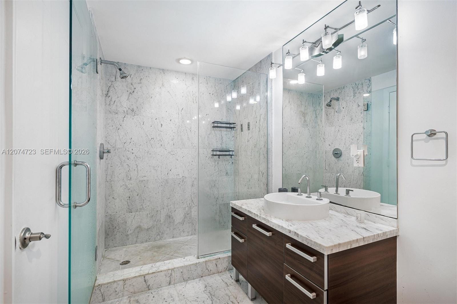 253 NE 2nd Street 3104, Miami, FL 33132 photo 13