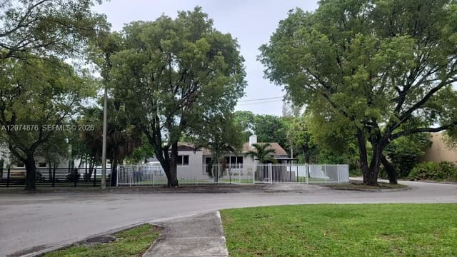 586 NW 48th Street 1, Miami, FL 33127