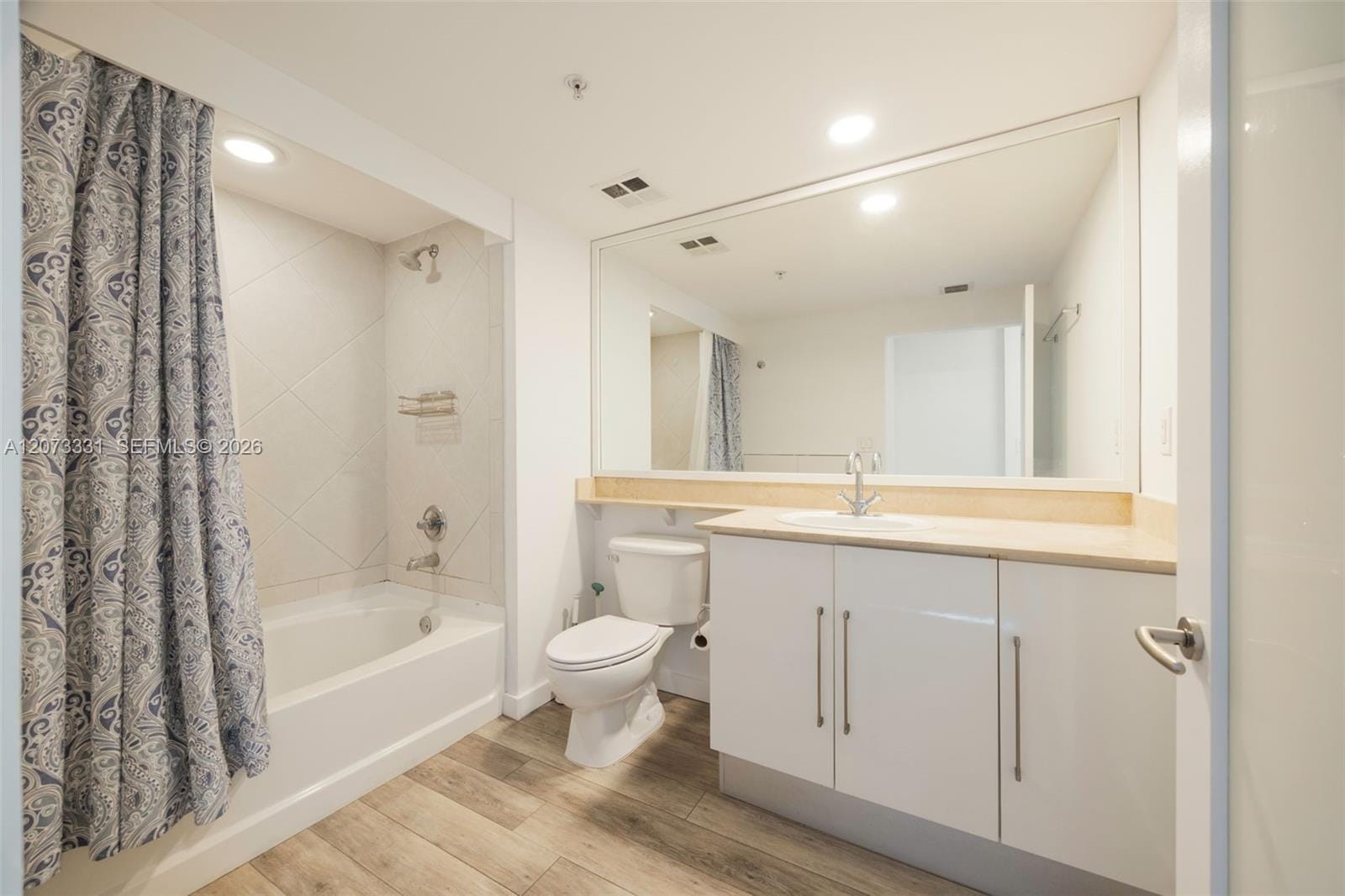 335 S Biscayne Boulevard 2805 — photo 8