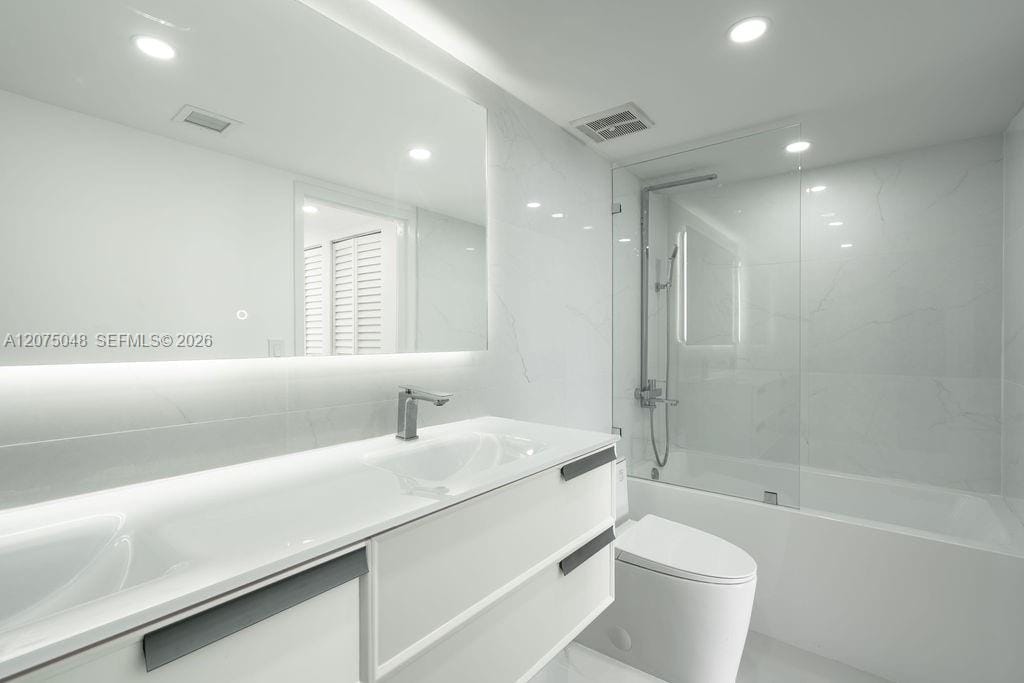7601 E Treasure Drive PH206 — photo 3