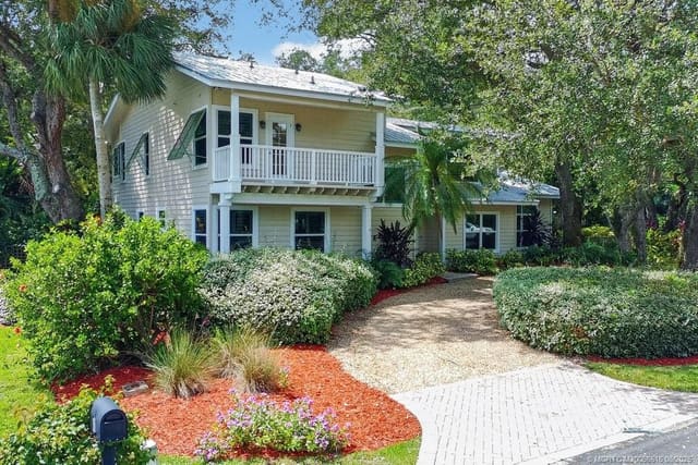 15 Heritage Way, Sewalls Point, FL 34996