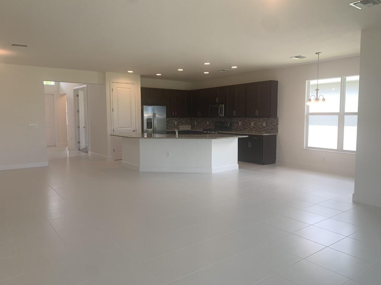 11933 SW Poseidon Way — photo 2