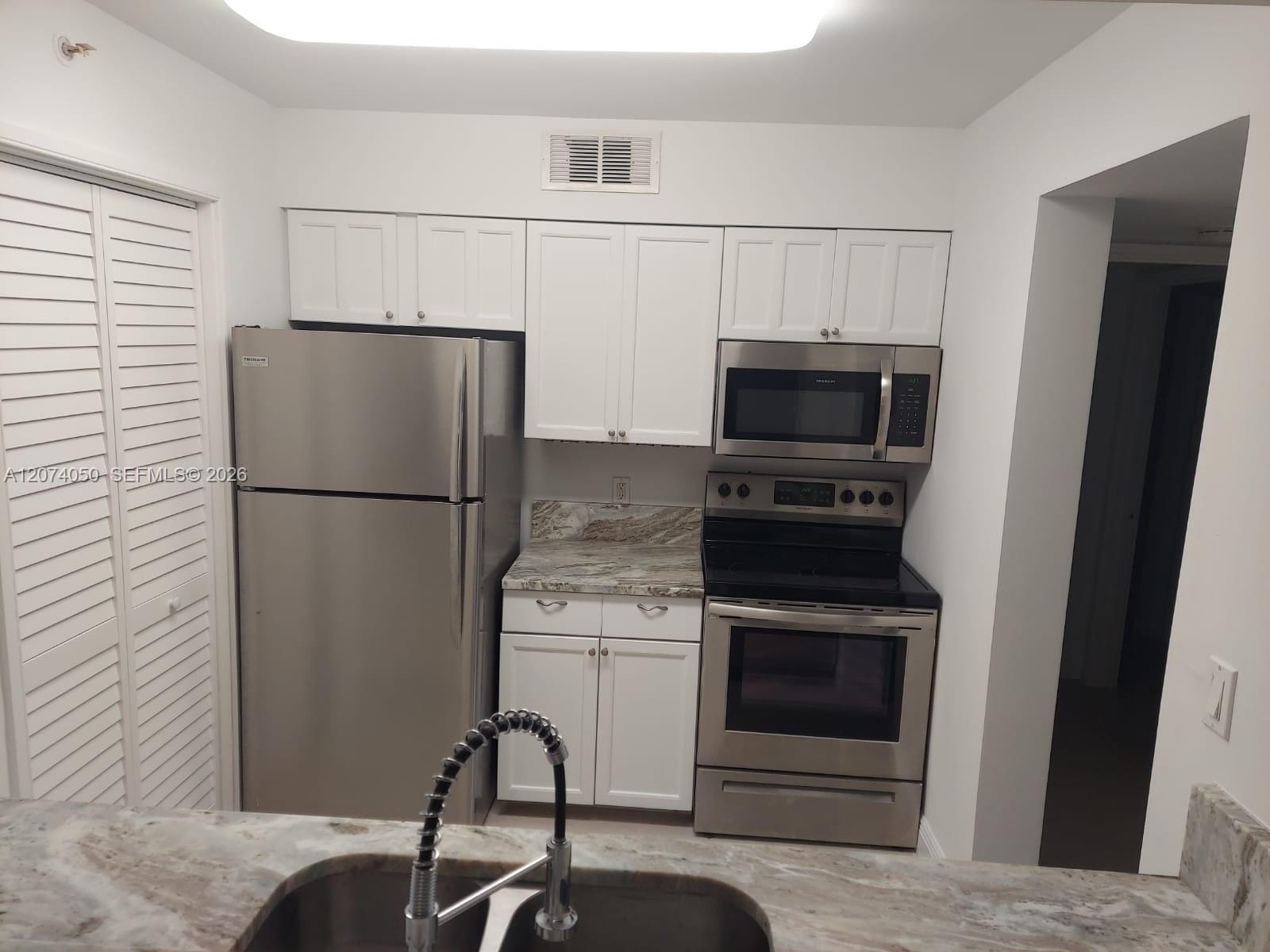 800 Scotia Drive 103 — photo 2