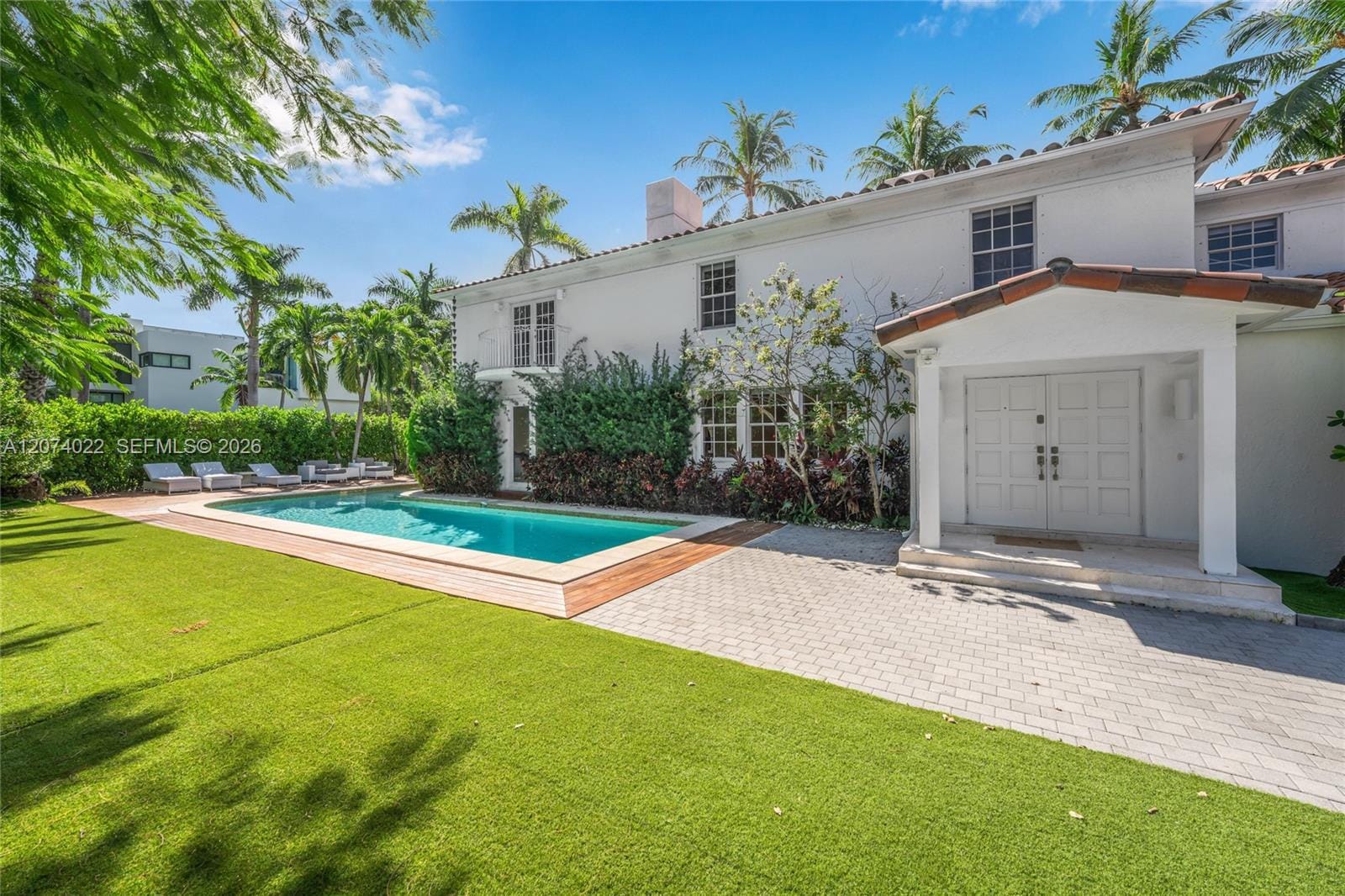 140 N Hibiscus Drive, Miami Beach, FL 33139 photo 2