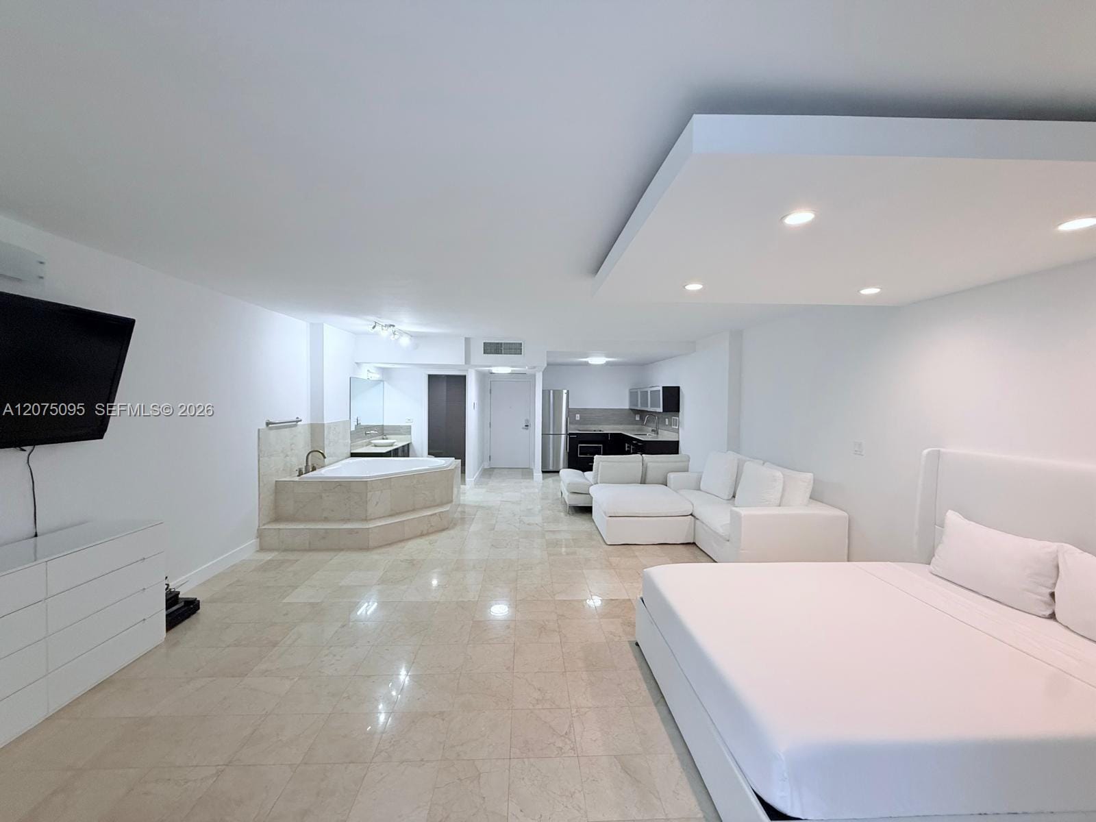 2301 Collins Avenue 621, Miami Beach, FL 33139