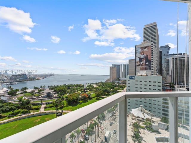 244 Biscayne Boulevard 1803, Miami, FL 33132