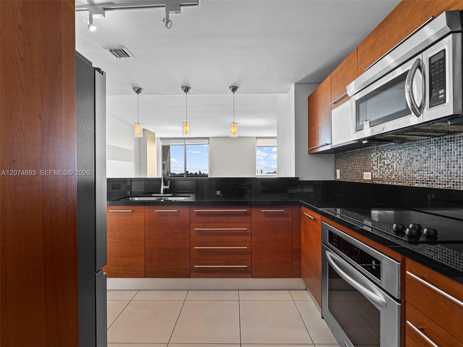 244 Biscayne Boulevard 1803, Miami, FL 33132 photo 17
