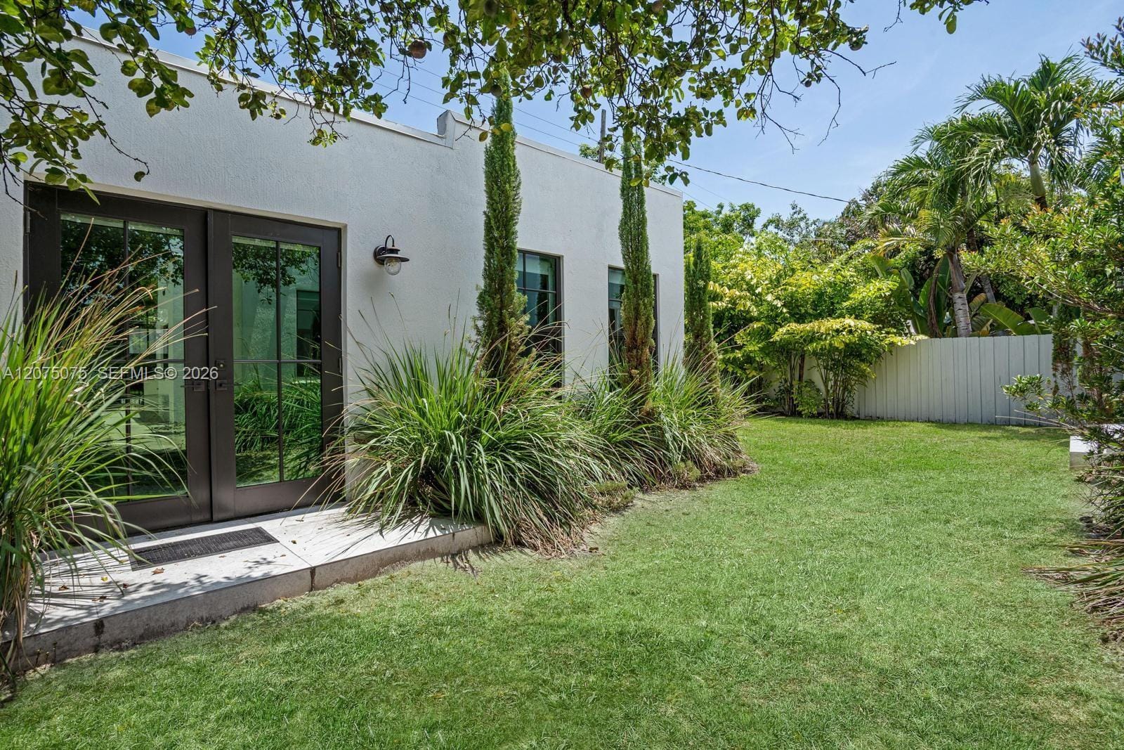 1424 SW 11th Street — photo 2