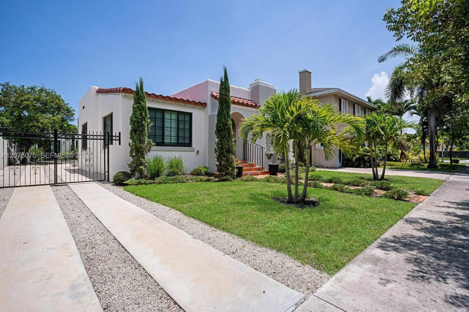 1424 SW 11th Street — photo 3