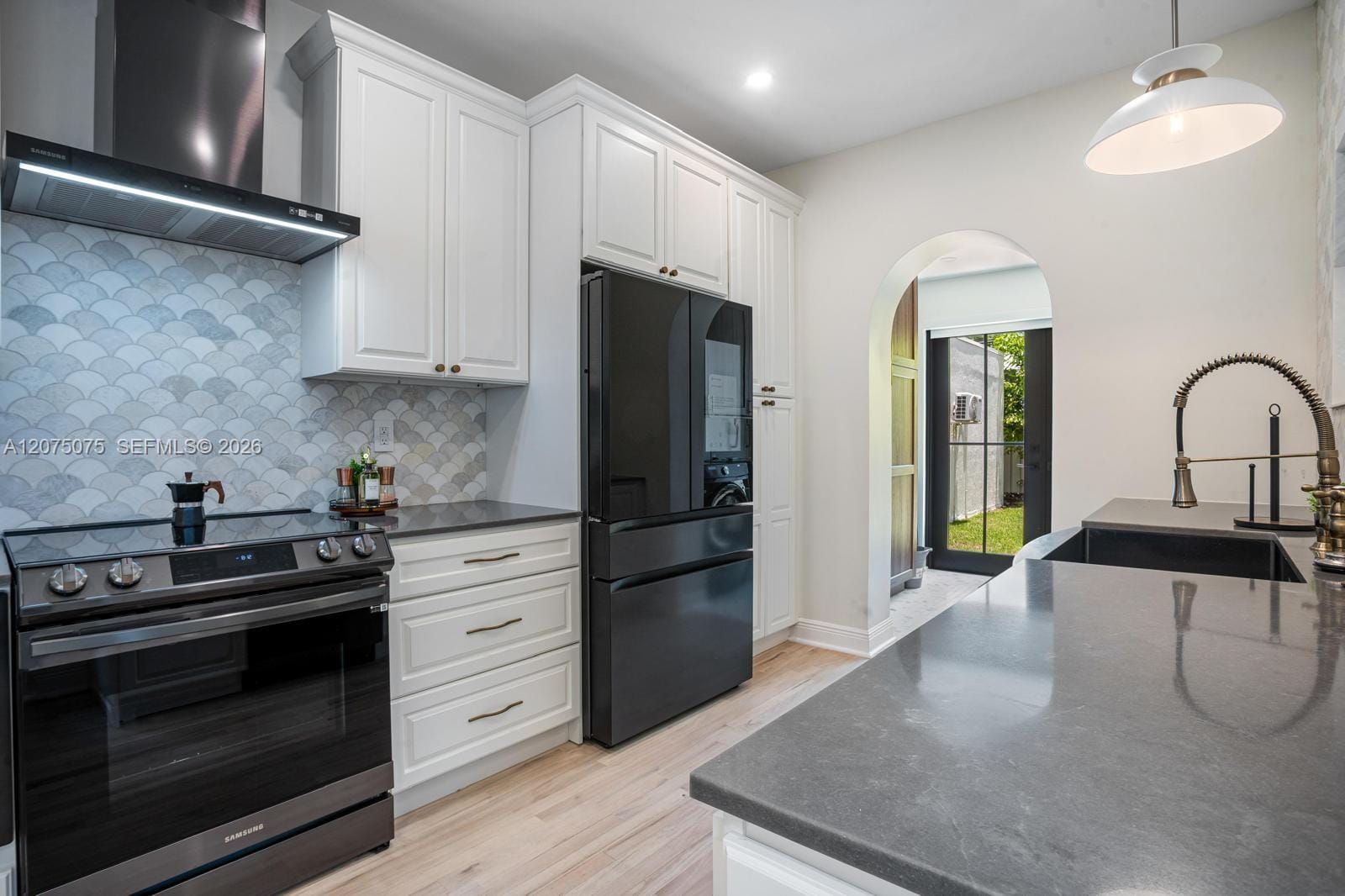 1424 SW 11th Street — photo 9