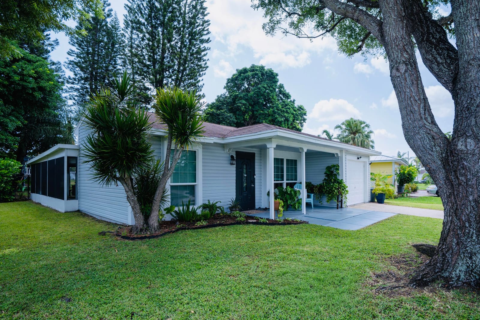 9060 CHRYSANTHEMUM Drive — photo 2