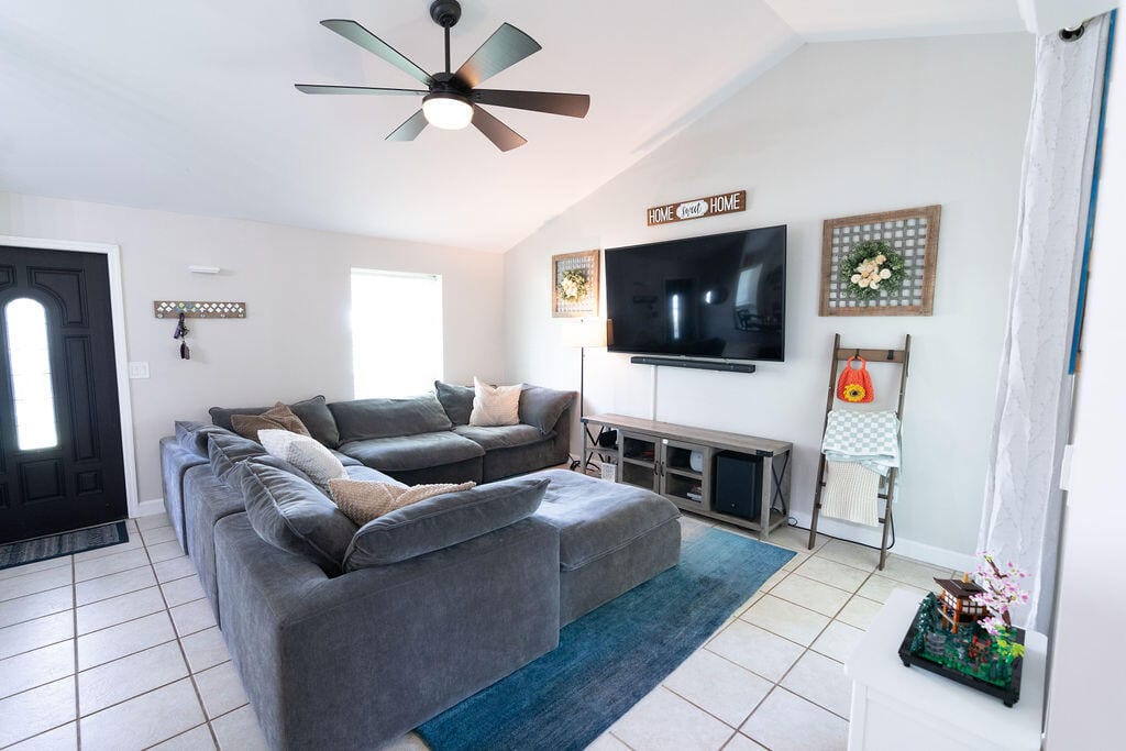 9060 CHRYSANTHEMUM Drive — photo 4