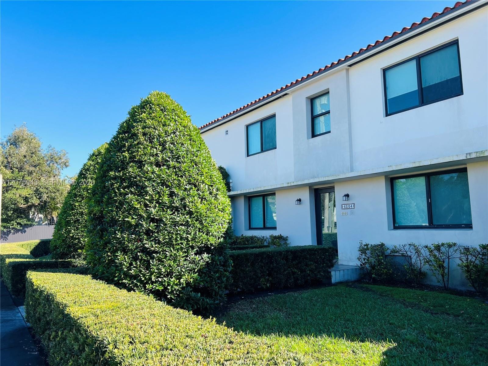 1440 SW 42nd Street 2