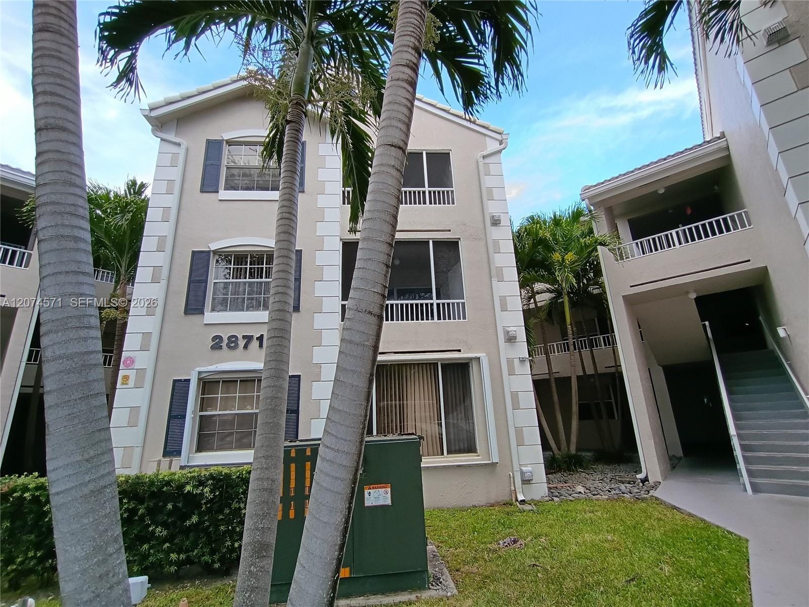 2871 N Oakland Forest Drive 210, Oakland Park, FL 33309