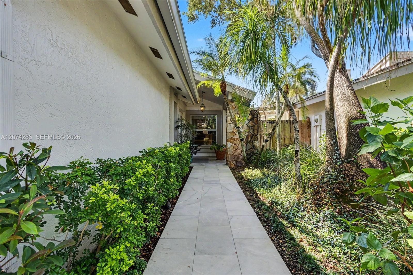 13 Dogwood Road, Hollywood, FL 33021 photo 2