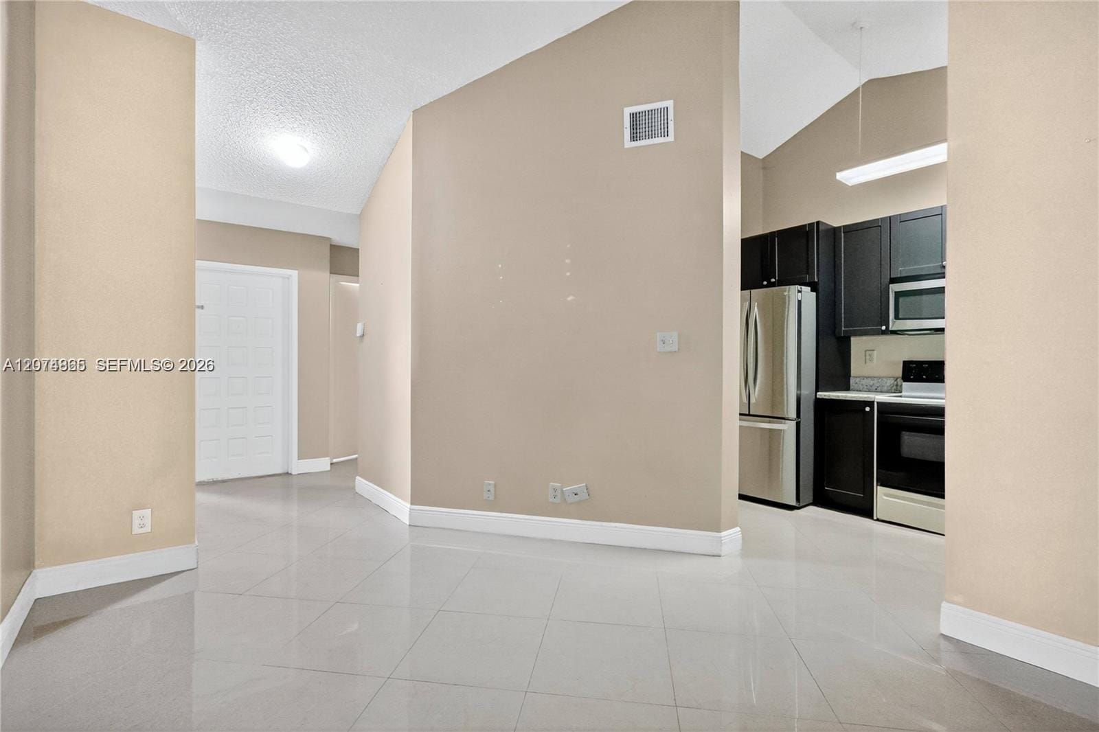 9407 SW 138th Place 9407 — photo 3