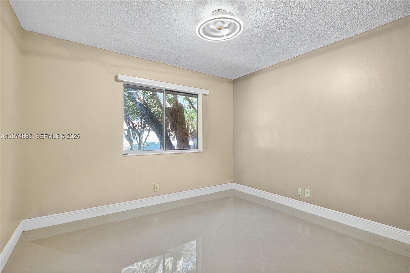 9407 SW 138th Place 9407 — photo 4