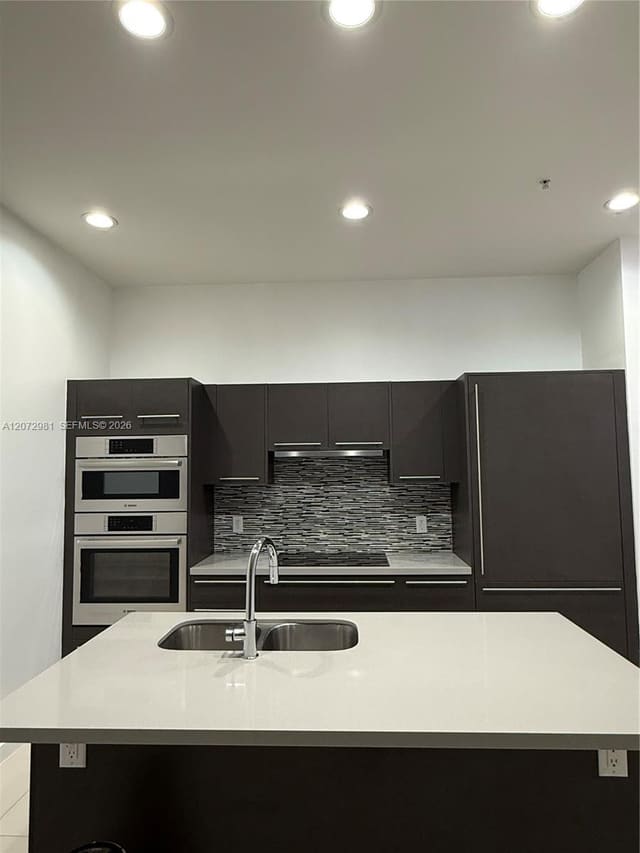 7661 NW 107th Avenue 813, Doral, FL 33178