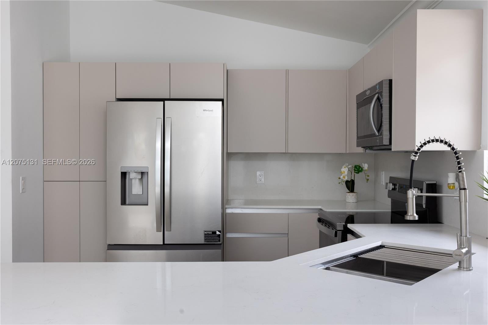 46 Gables Boulevard — photo 12