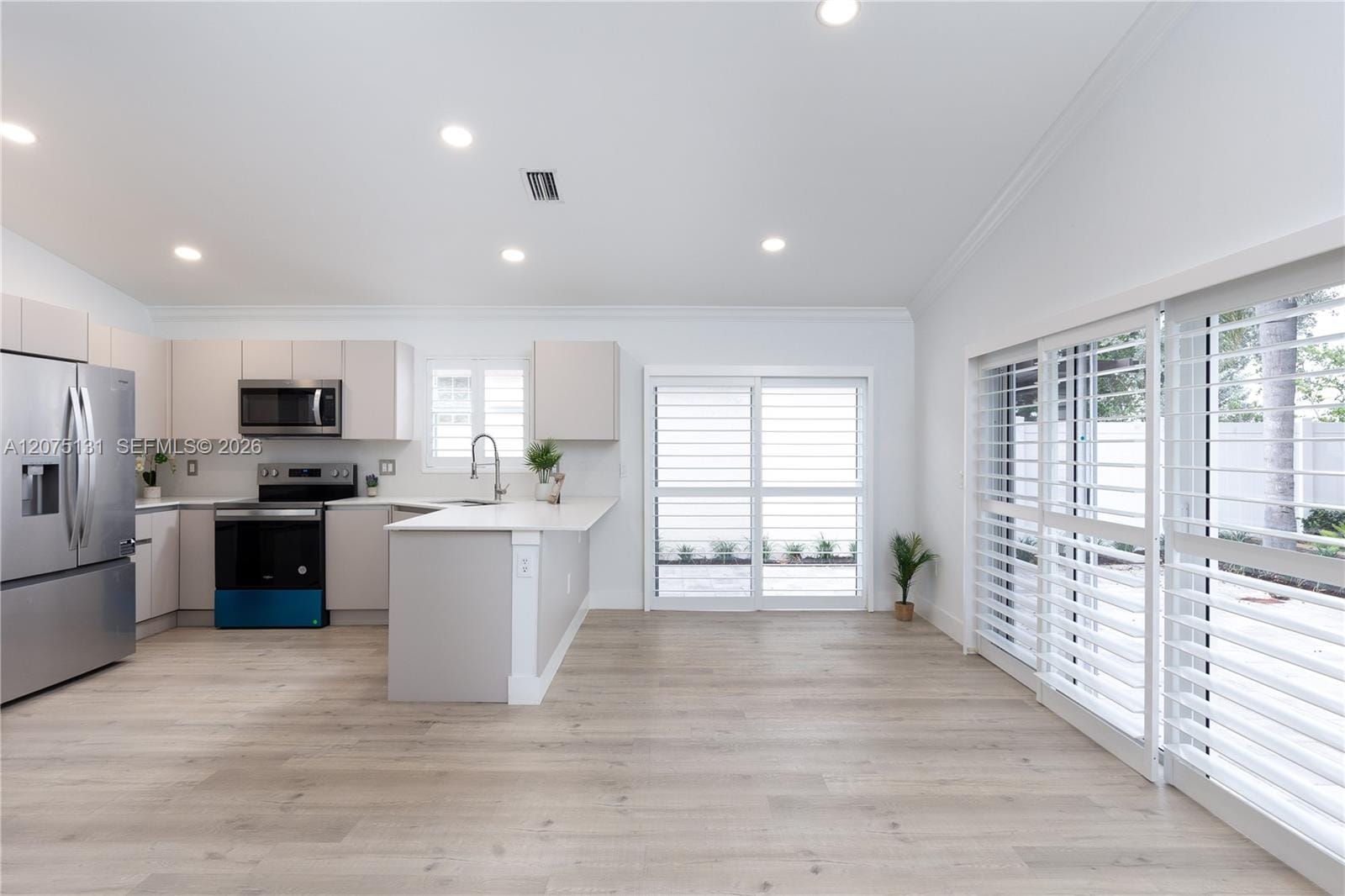 46 Gables Boulevard — photo 3